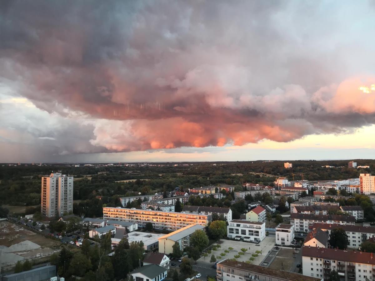 Skyline-Aussicht Und Fantastische Sonnenuntergaenge Διαμέρισμα Langen  Εξωτερικό φωτογραφία